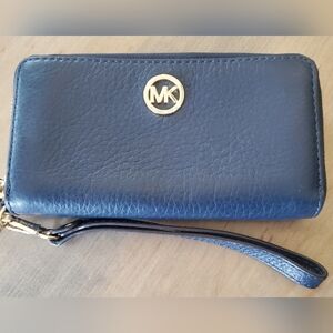 MICHAEL KORS Pebbled Leather Navy Wristlet Wallet 7" x 4"